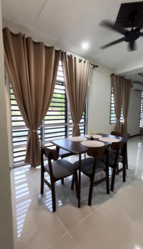 D'Yanaa Homestay